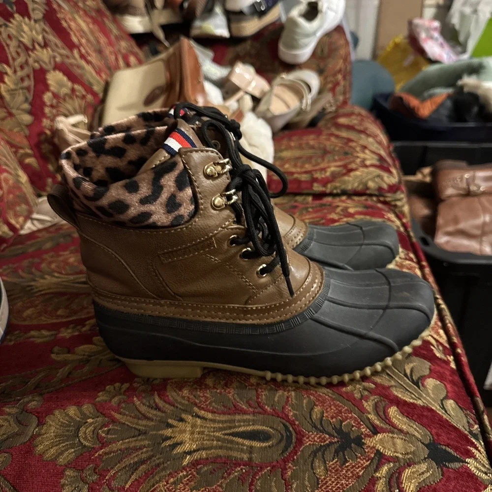 Tommy Hilfiger Snow/Rain Boots Women Size 7